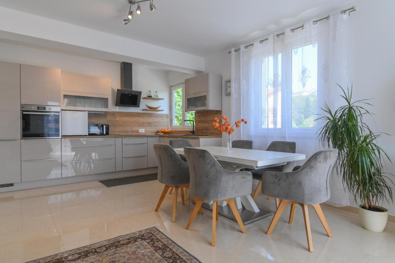 Apartman Iskra Apartment Rijeka Ngoại thất bức ảnh